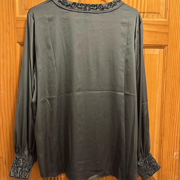 Chico’s Satin Chenille Smocked Blouse Size 2 (12) - Picture 6 of 7